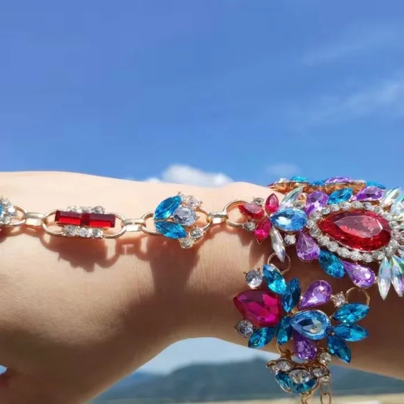 1pcs Exaggerated Personality Mitten Bracelets With Faux Gemstone AB Color - Picture 3 of 9